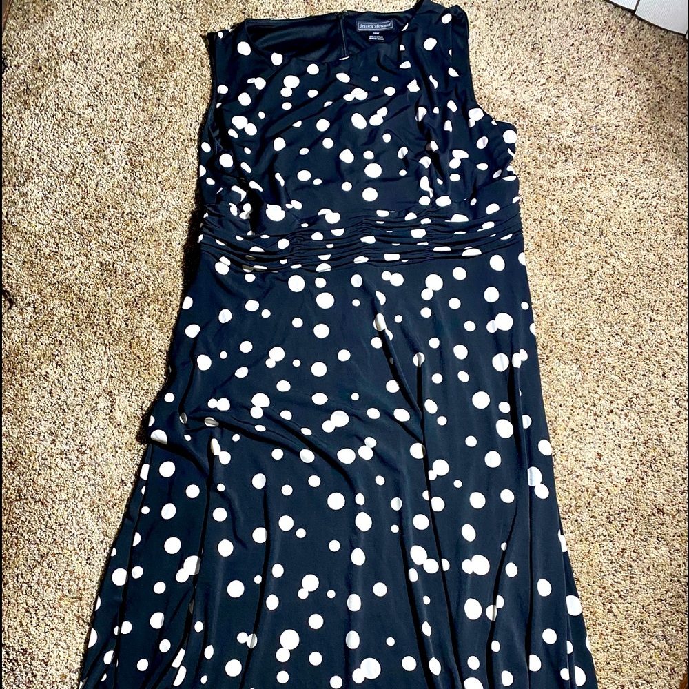 Jessica Howard, 16W black & white Polk a dot Dress